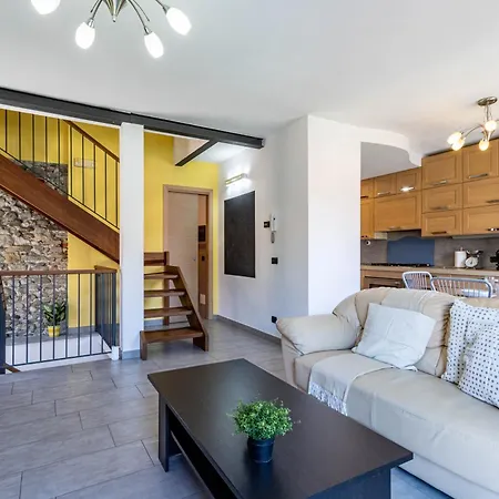 Casa Jasmine, Casa Con Giardino - Maggiore - Wifi - By Guestaly Dormelletto