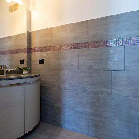 Casa Jasmine, Casa Con Giardino - Maggiore - Wifi - By Guestaly Feriehus