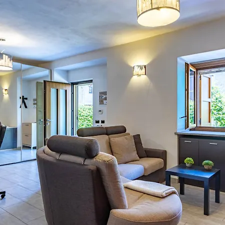 Casa Jasmine, Casa Con Giardino - Maggiore - Wifi - By Guestaly