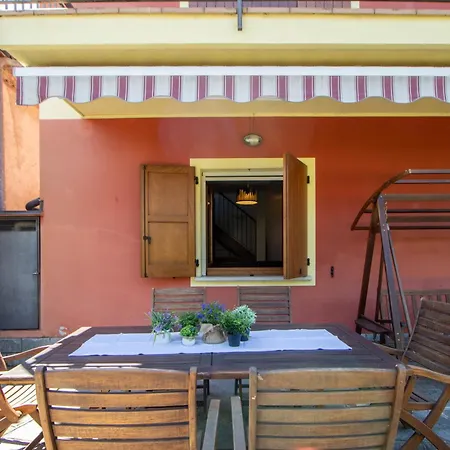 Casa Jasmine, Casa Con Giardino - Maggiore - Wifi - By Guestaly
